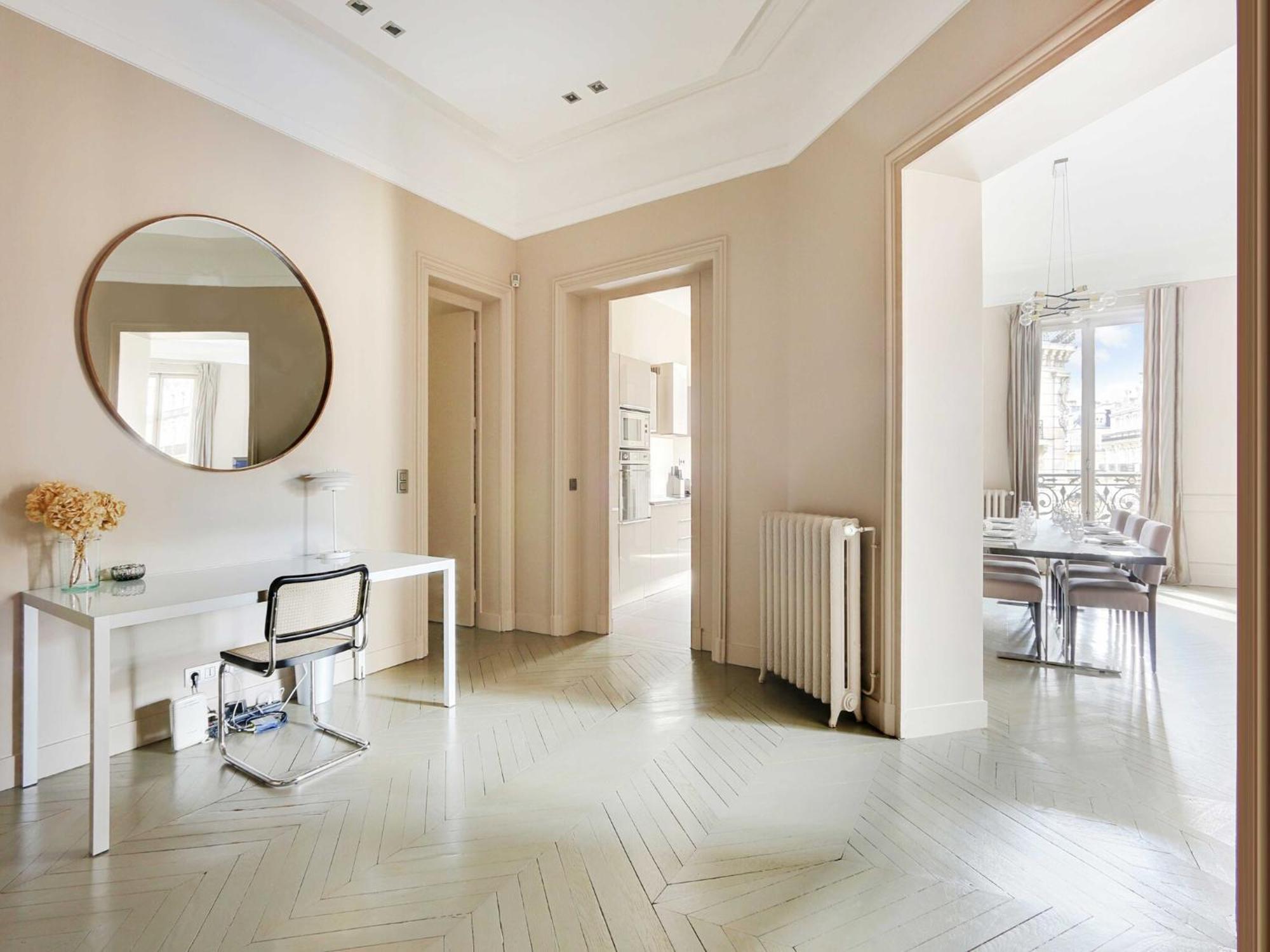 Apartment Elegant Aprt- 2bdr 4p Close To The Champs Elysees Paris
